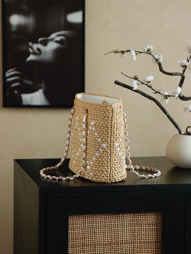 CHANEL Braided Straw Shoulder Bag AS5955 Apricot and white CHANEL Braided Straw Shoulder Bag AS5955 Apricot and white