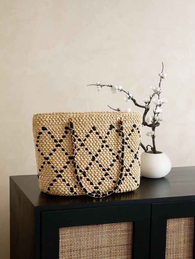 CHANEL Large Braided Straw Shoulder Bag AS5956 Apricot and black CHANEL Large Braided Straw Shoulder Bag AS5956 Apricot and black