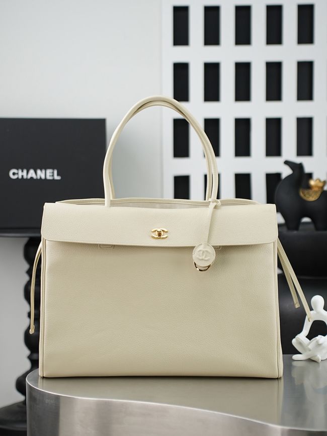 Chanel 26S Grained Calfskin Shopping Bag AS6289 cream