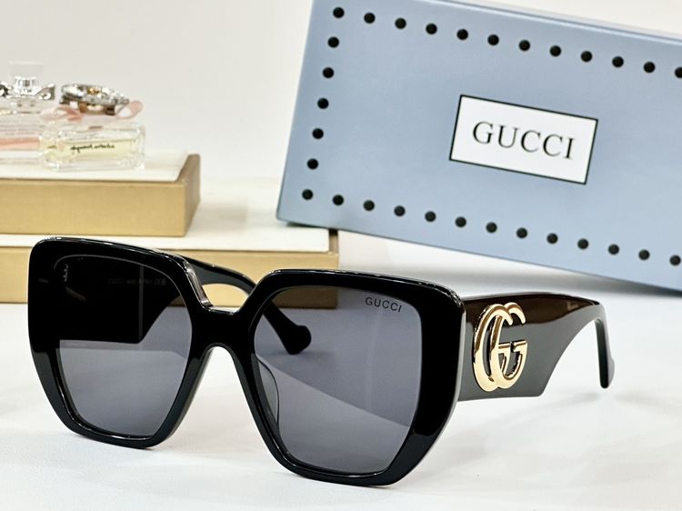 Gucci Sunglasses GUS00004-4