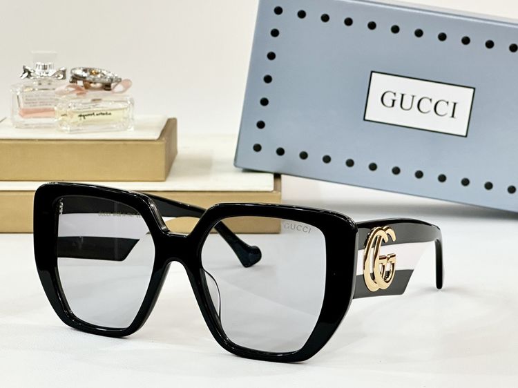 Gucci Sunglasses GUS00004-7