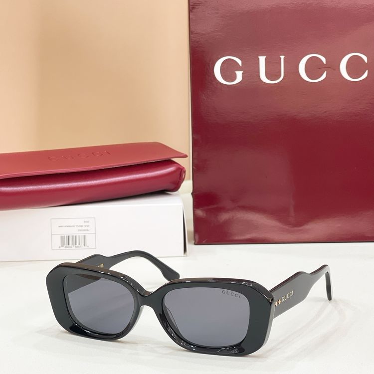 Gucci Sunglasses GUS00008-1