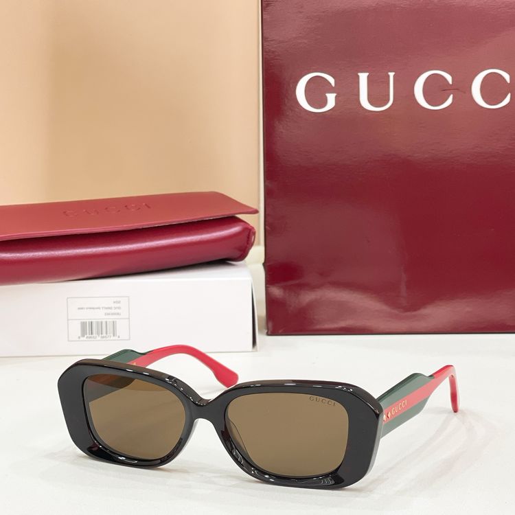 Gucci Sunglasses GUS00008-3