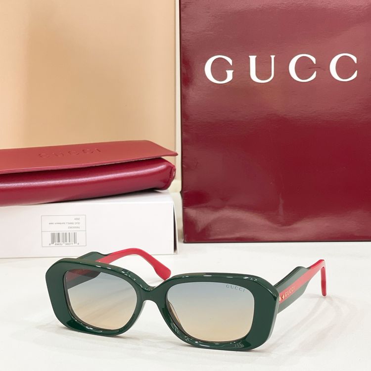 Gucci Sunglasses GUS00008-5