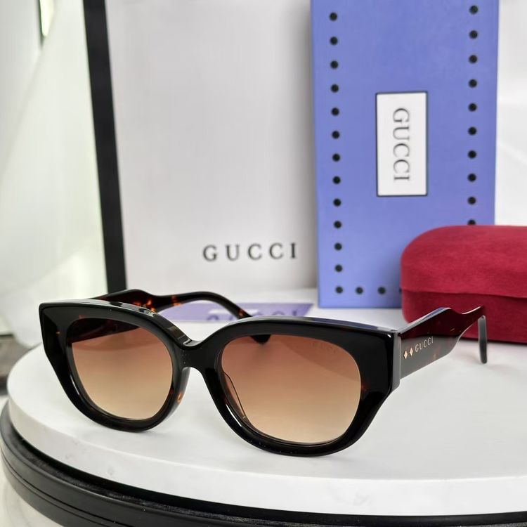 Gucci Sunglasses GUS00009-2