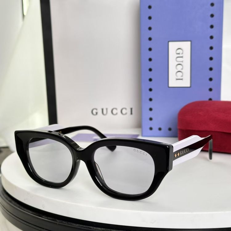 Gucci Sunglasses GUS00009-3