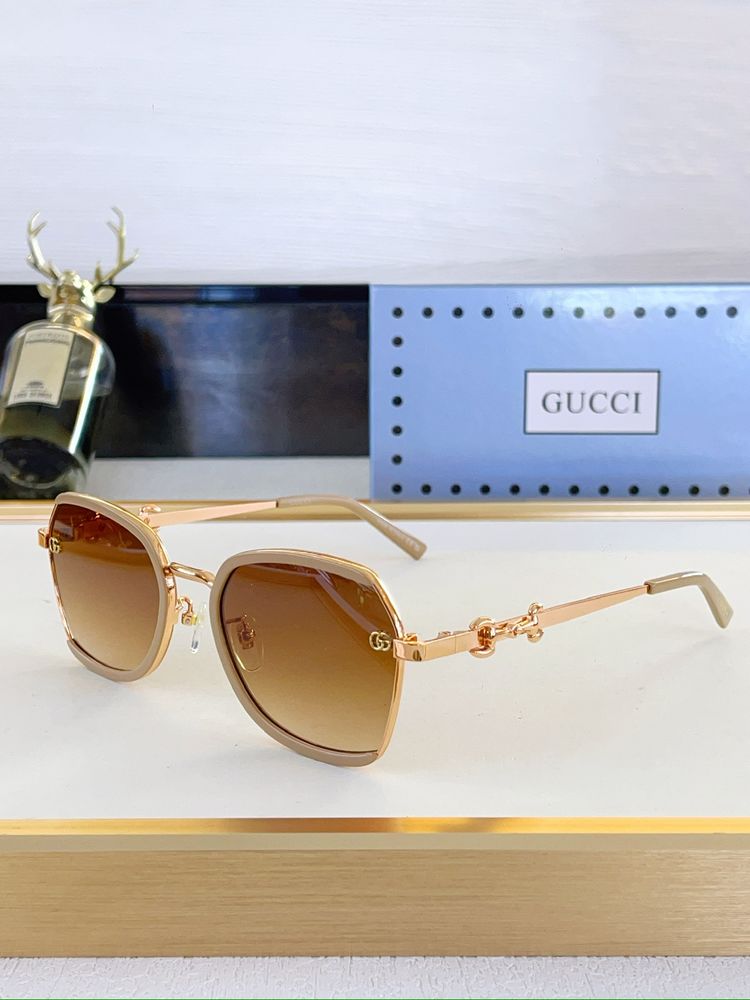Gucci Sunglasses GUS00014-5
