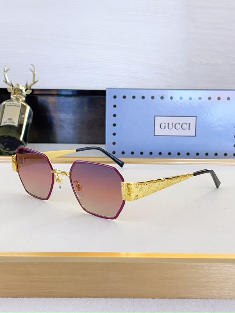 Gucci Sunglasses GUS00015-7