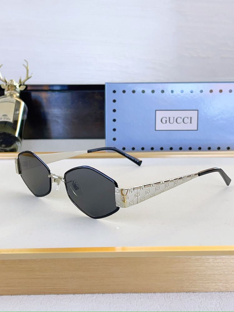 Gucci Sunglasses GUS00016-2