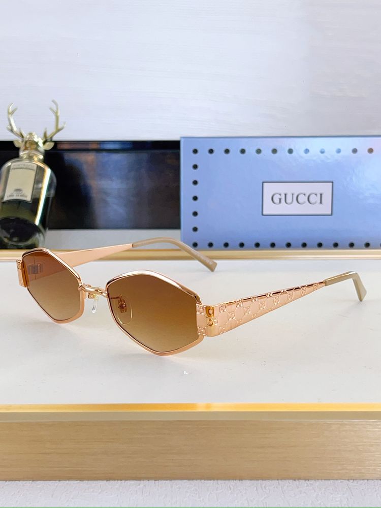 Gucci Sunglasses GUS00016-4