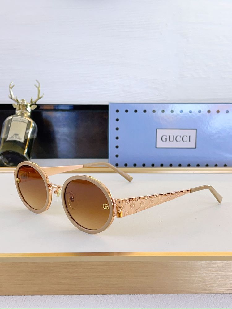 Gucci Sunglasses GUS00017-4