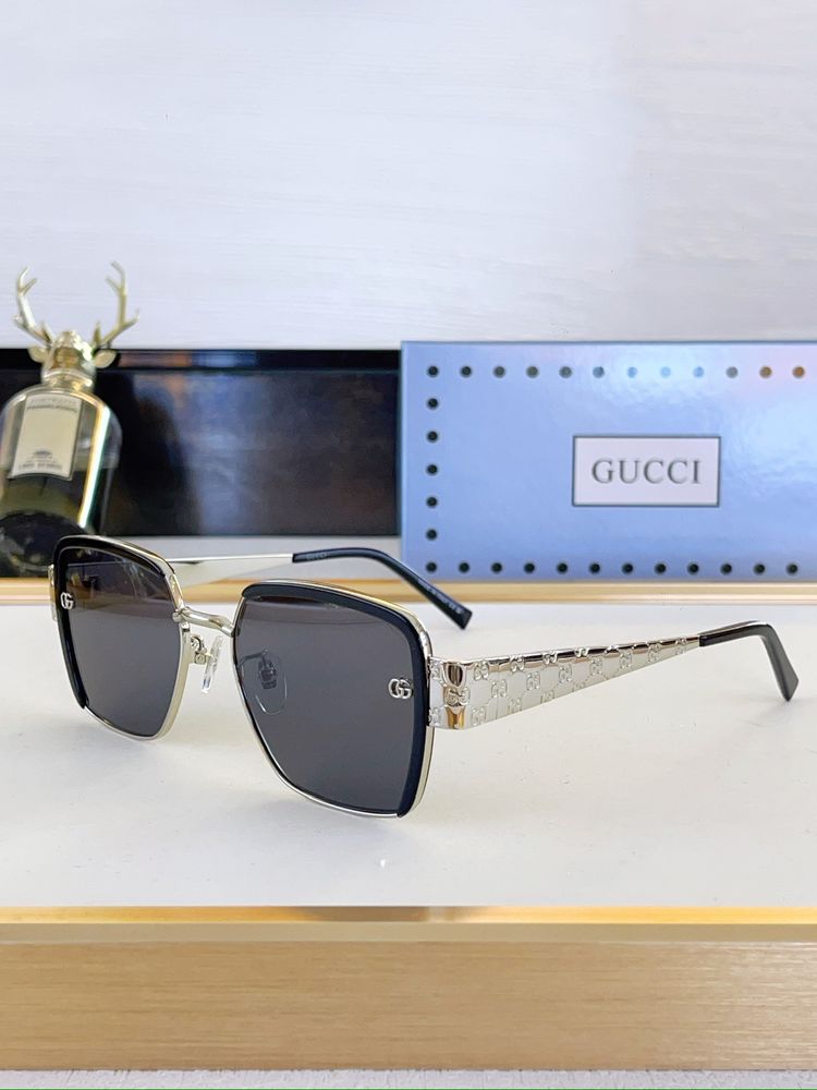Gucci Sunglasses GUS00018-3
