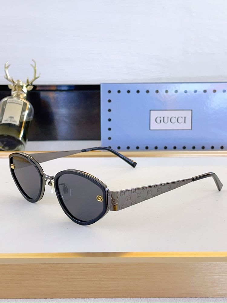 Gucci Sunglasses GUS00019-3