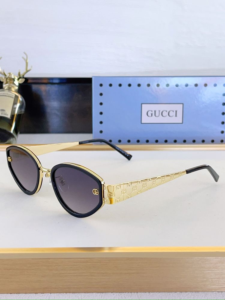 Gucci Sunglasses GUS00019-4