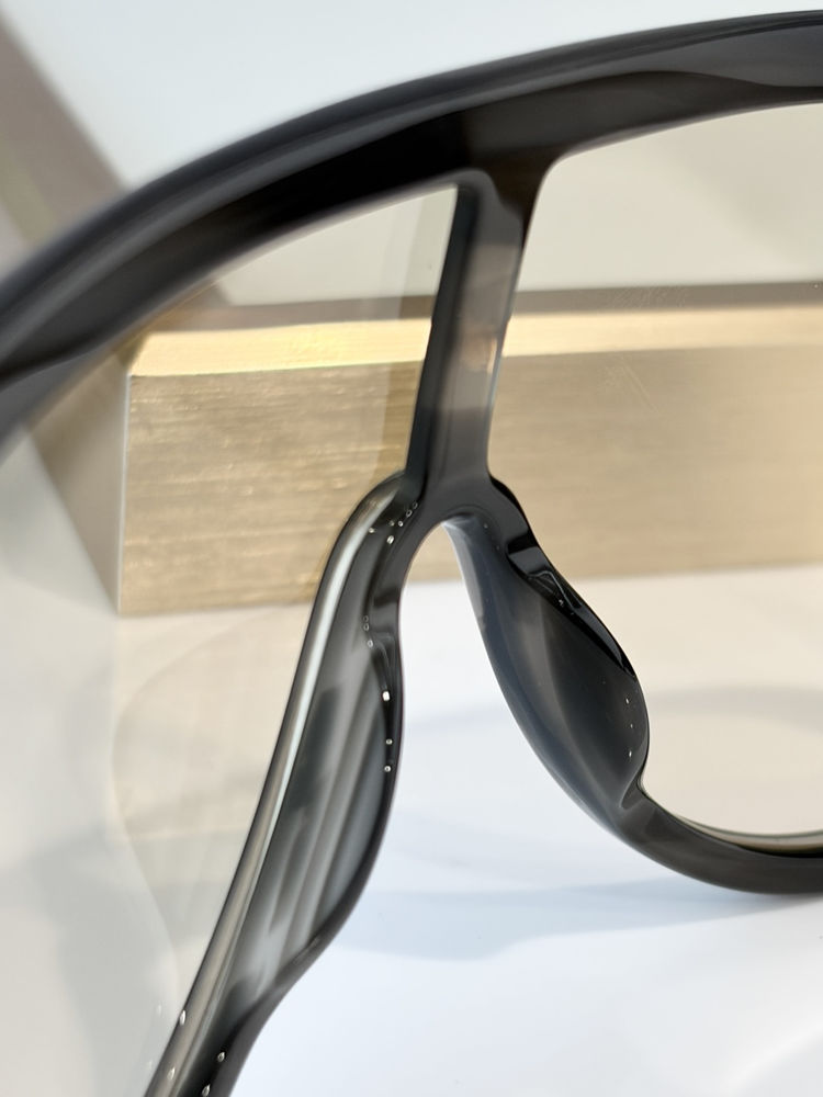 Gucci Sunglasses GUS00021-1