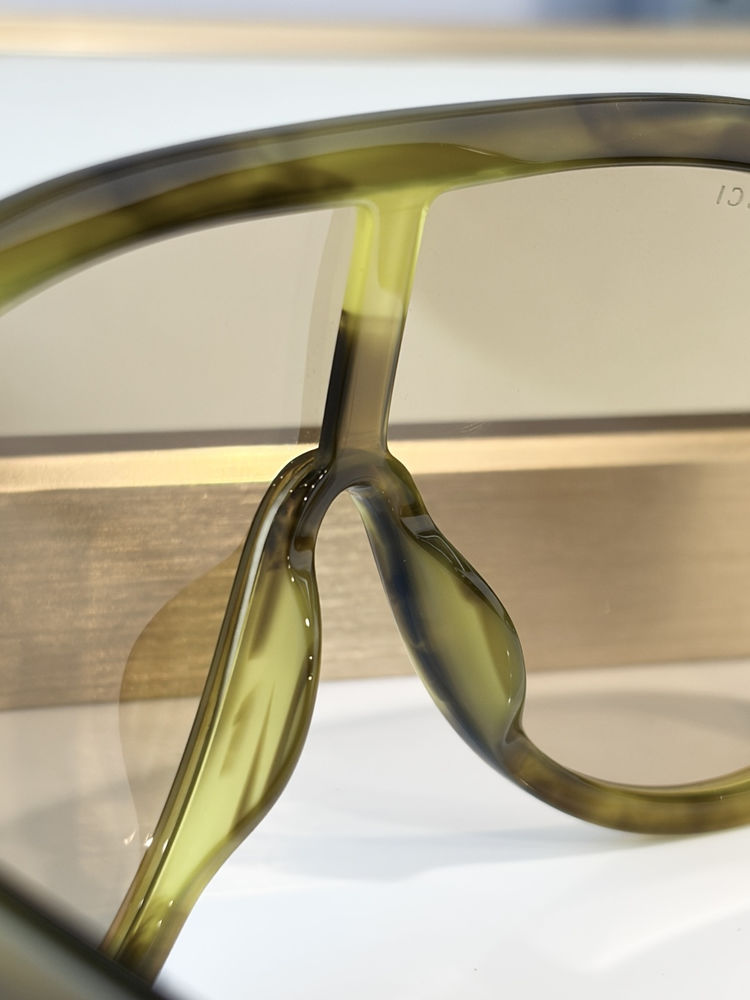 Gucci Sunglasses GUS00022-1 Gucci Sunglasses GUS00022-1
