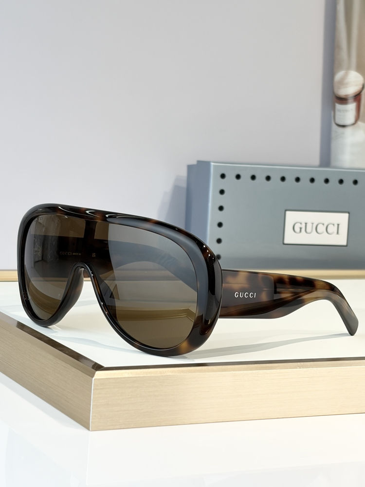 Gucci Sunglasses GUS00022-2