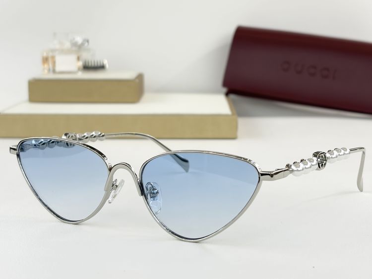 Gucci Sunglasses GUS00023-3