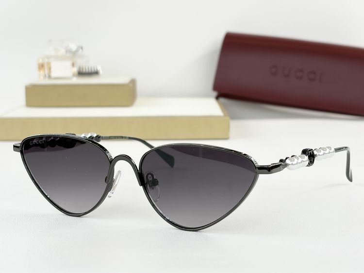 Gucci Sunglasses GUS00023-4