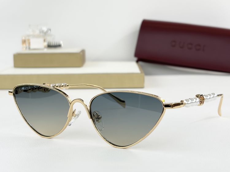 Gucci Sunglasses GUS00023-5