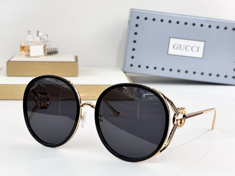 Gucci Sunglasses GUS00024-3