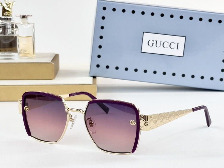 Gucci Sunglasses GUS00026-5