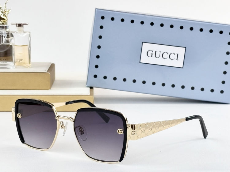 Gucci Sunglasses GUS00026-7