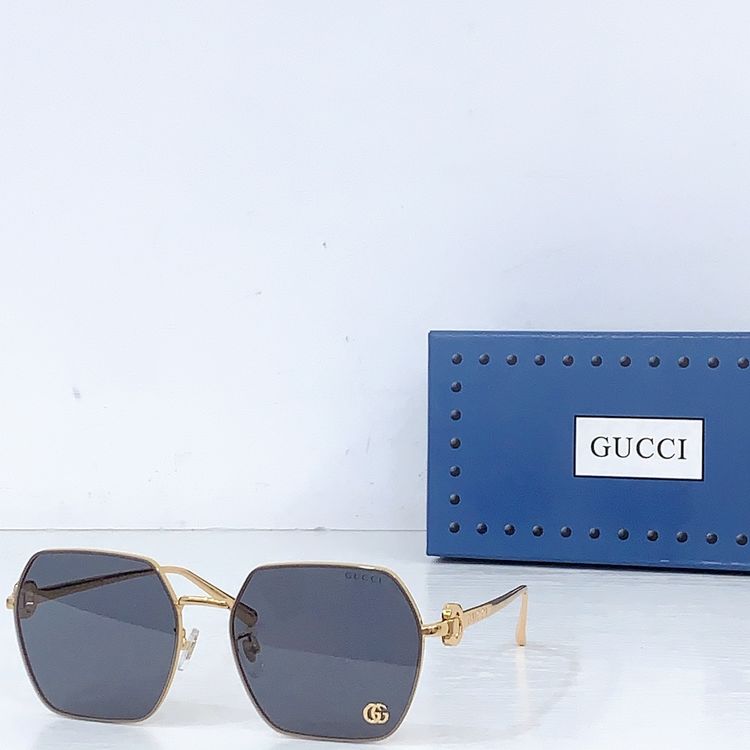 Gucci Sunglasses GUS00031-1