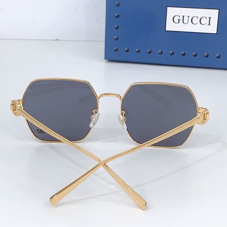 Gucci Sunglasses GUS00031-1