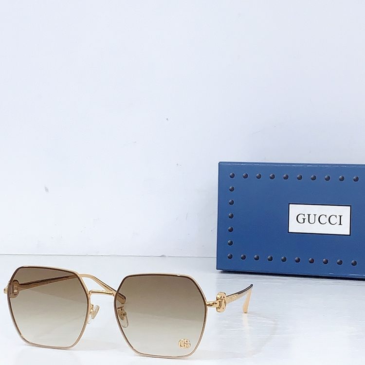 Gucci Sunglasses GUS00031-2
