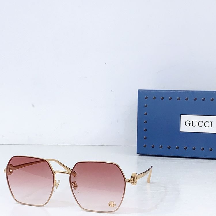 Gucci Sunglasses GUS00031-3