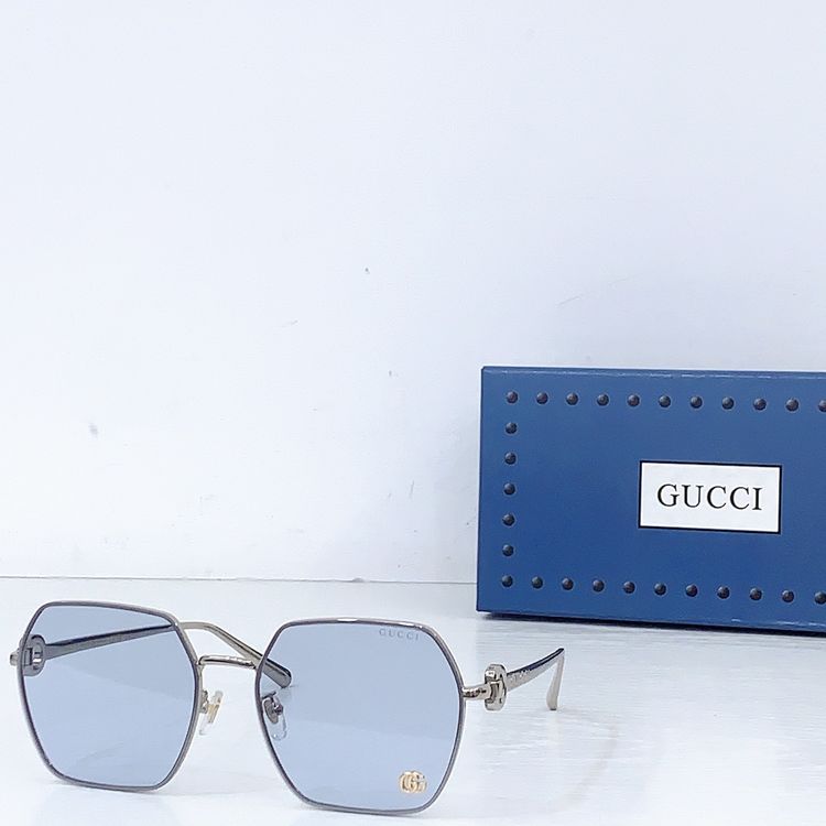 Gucci Sunglasses GUS00031-4