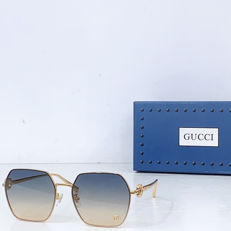 Gucci Sunglasses GUS00031-5