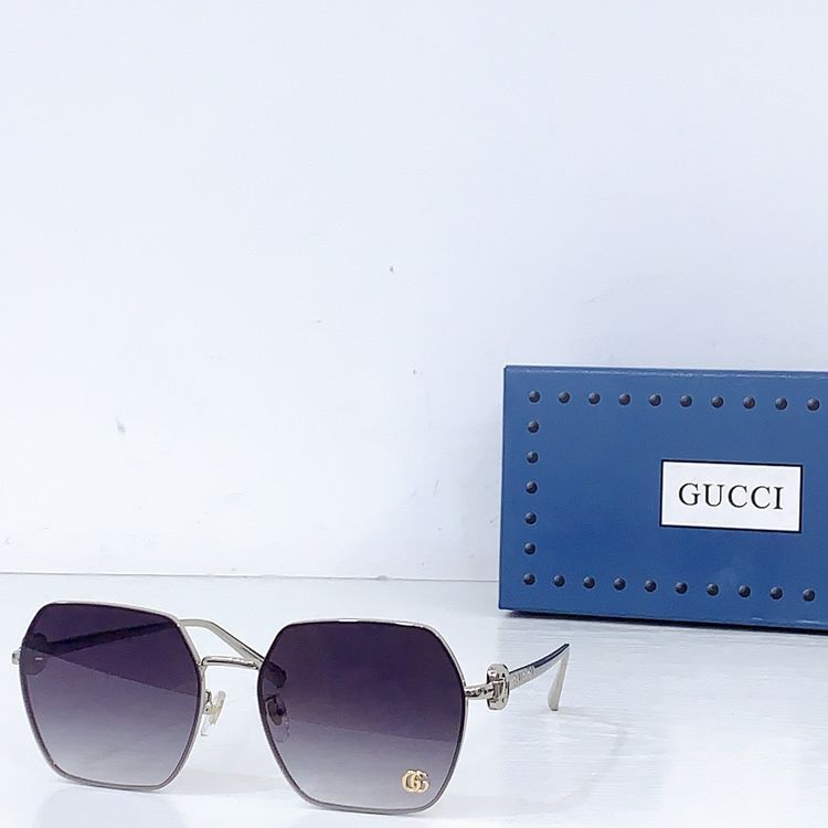Gucci Sunglasses GUS00031-6