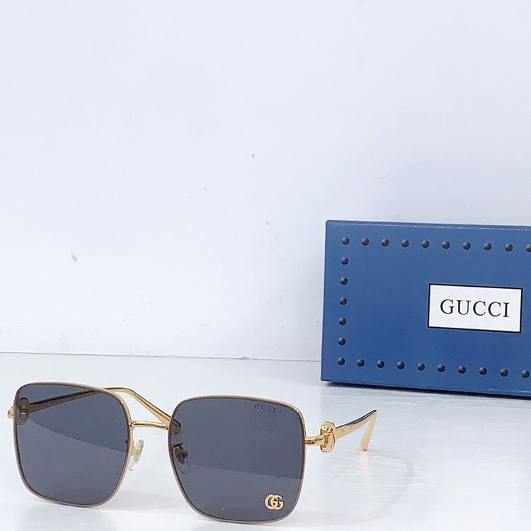Gucci Sunglasses GUS00032-5