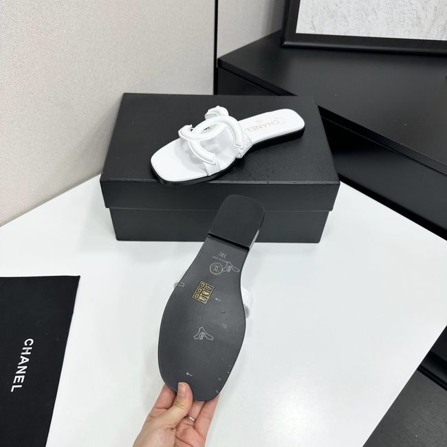 Chanel Slide 69010-4