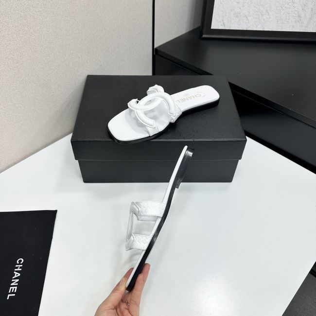 Chanel Slide 69010-4