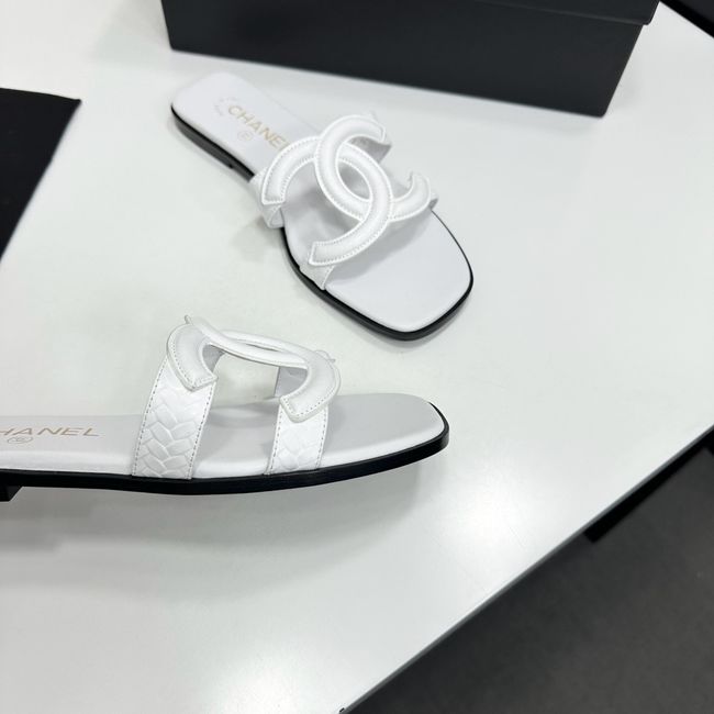 Chanel Slide 69010-4