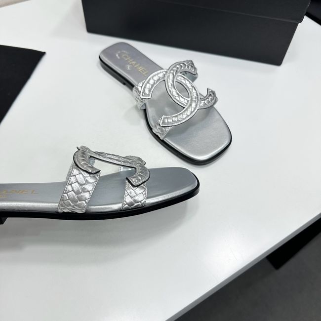 Chanel Slide 69010-8