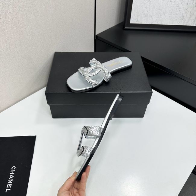 Chanel Slide 69010-8