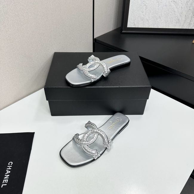 Chanel Slide 69010-8