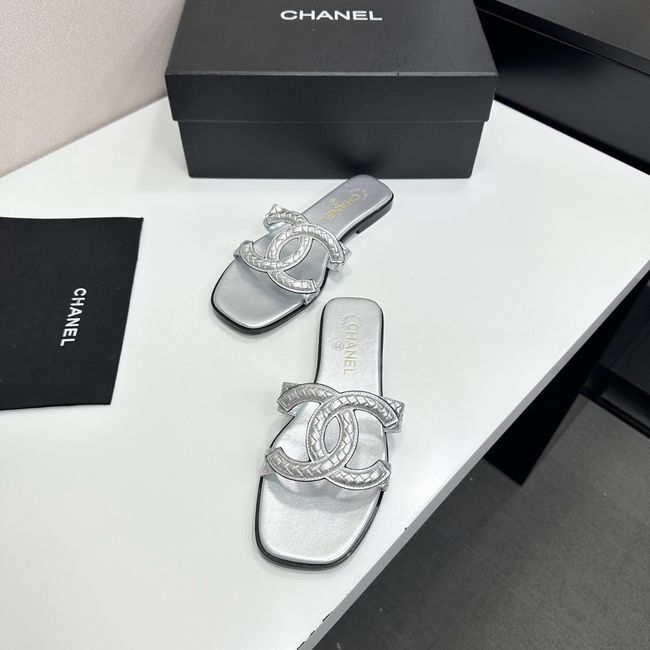 Chanel Slide 69010-8