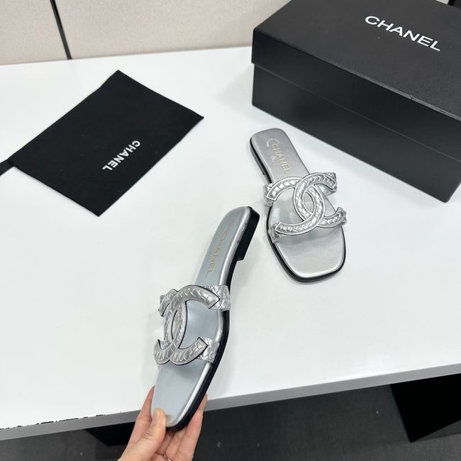 Chanel Slide 69010-8