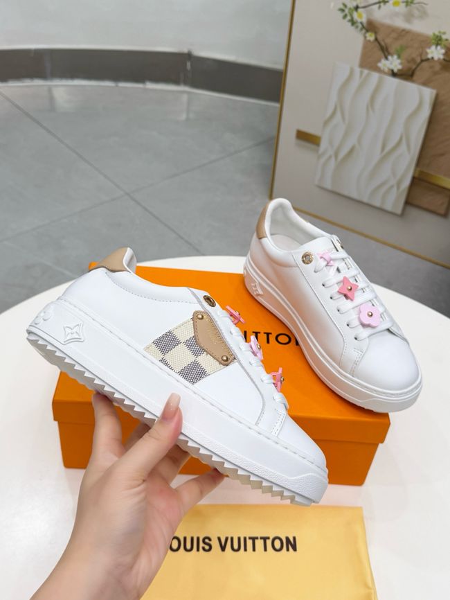 Louis Vuitton Trainer Sneaker 69008-1