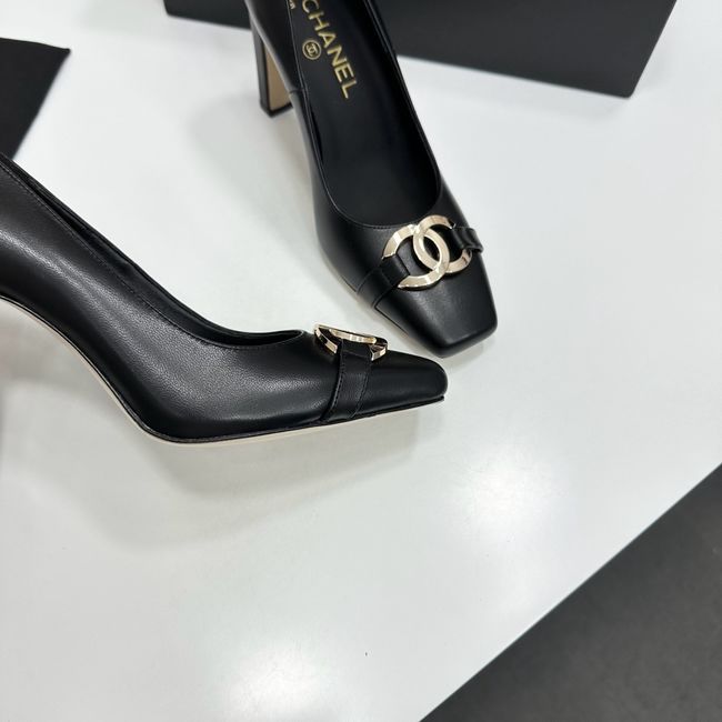Chanel High heels 69023-4