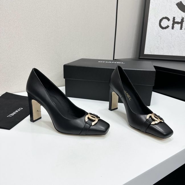 Chanel High heels 69023-4