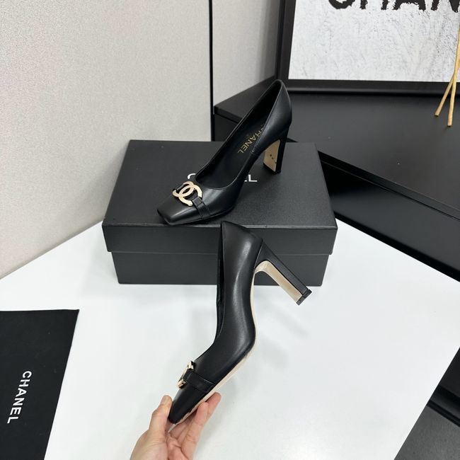 Chanel High heels 69023-4