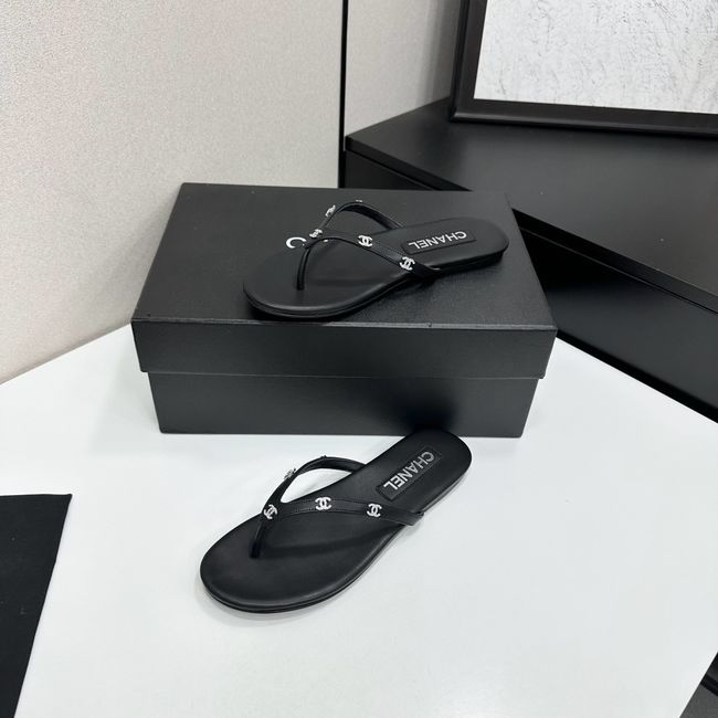 Chanel Thongs 69024-6