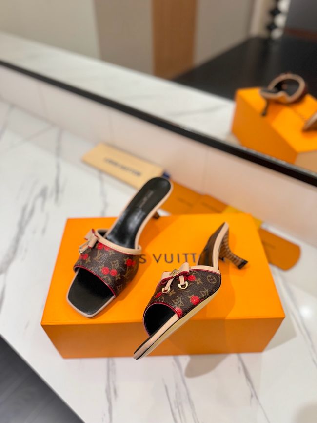 Louis Vuitton Womens slide sandal 69038-2