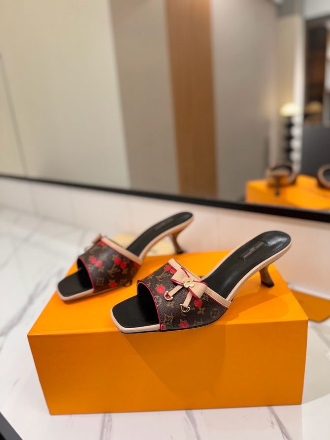 Louis Vuitton Womens slide sandal 69038-2